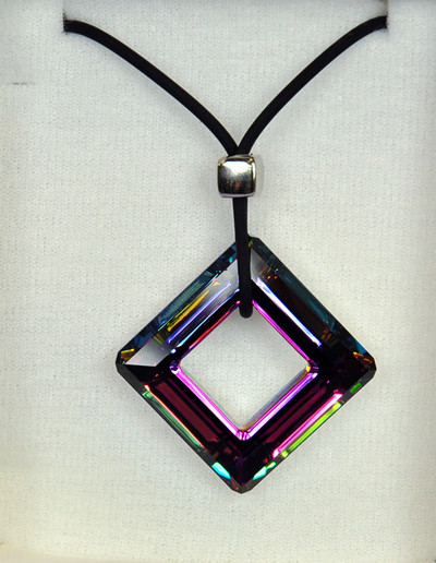 Náhrdelník se Swarovski ELEMENTS Square Ring