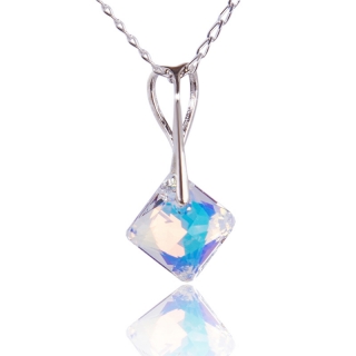 Náhrdelník s krystalem Princess Cut Aurore Boreale